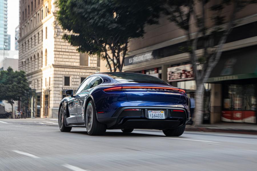  Porsche Taycan Turbo 2019 года  (NA) (фото 10 из 14)